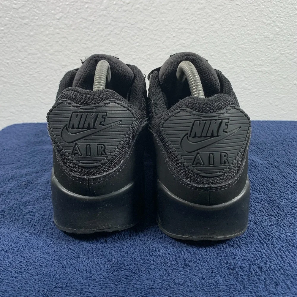 Nike good gently